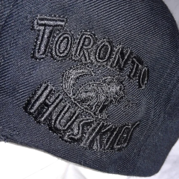 Mitchell & Ness Toronto Huskies NBA Retro Blue black Adjustable Snapback Cap Hat - Picture 3 of 4